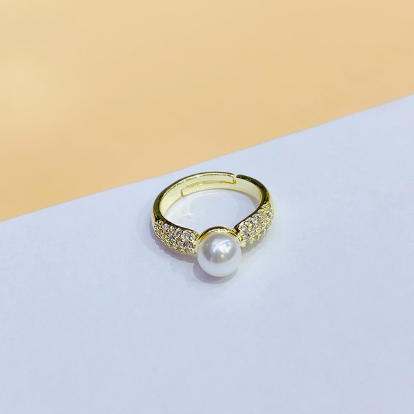 Zircon Pearl Ring