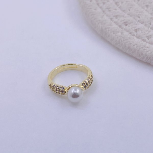 Zircon Pearl Ring
